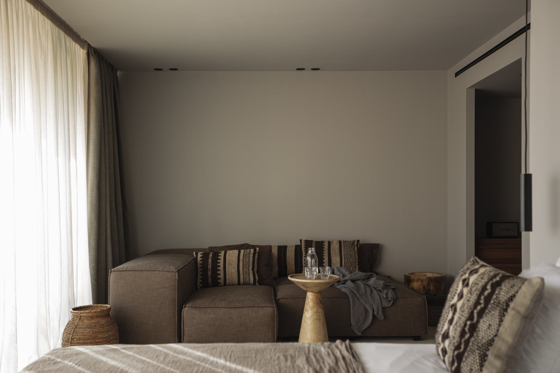 JUNOR SUITE