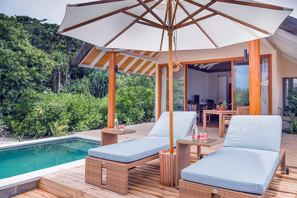 BEACH VILLA WITH POOL