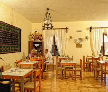 Hotel Malia Mare restaurant.jpg