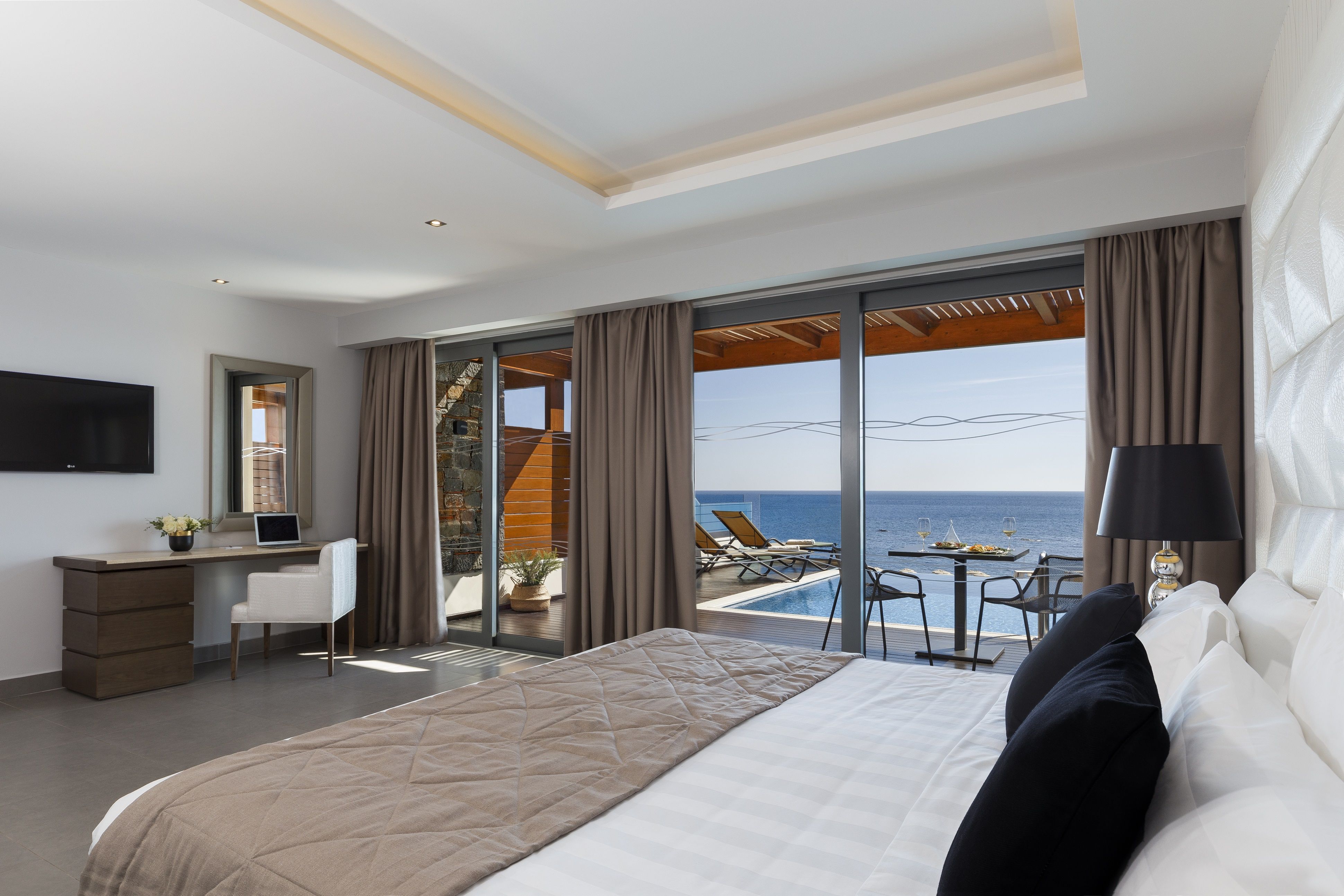 MEDITTERANEAN SUITE WITH PRIVATE POOL & SEA VIEW