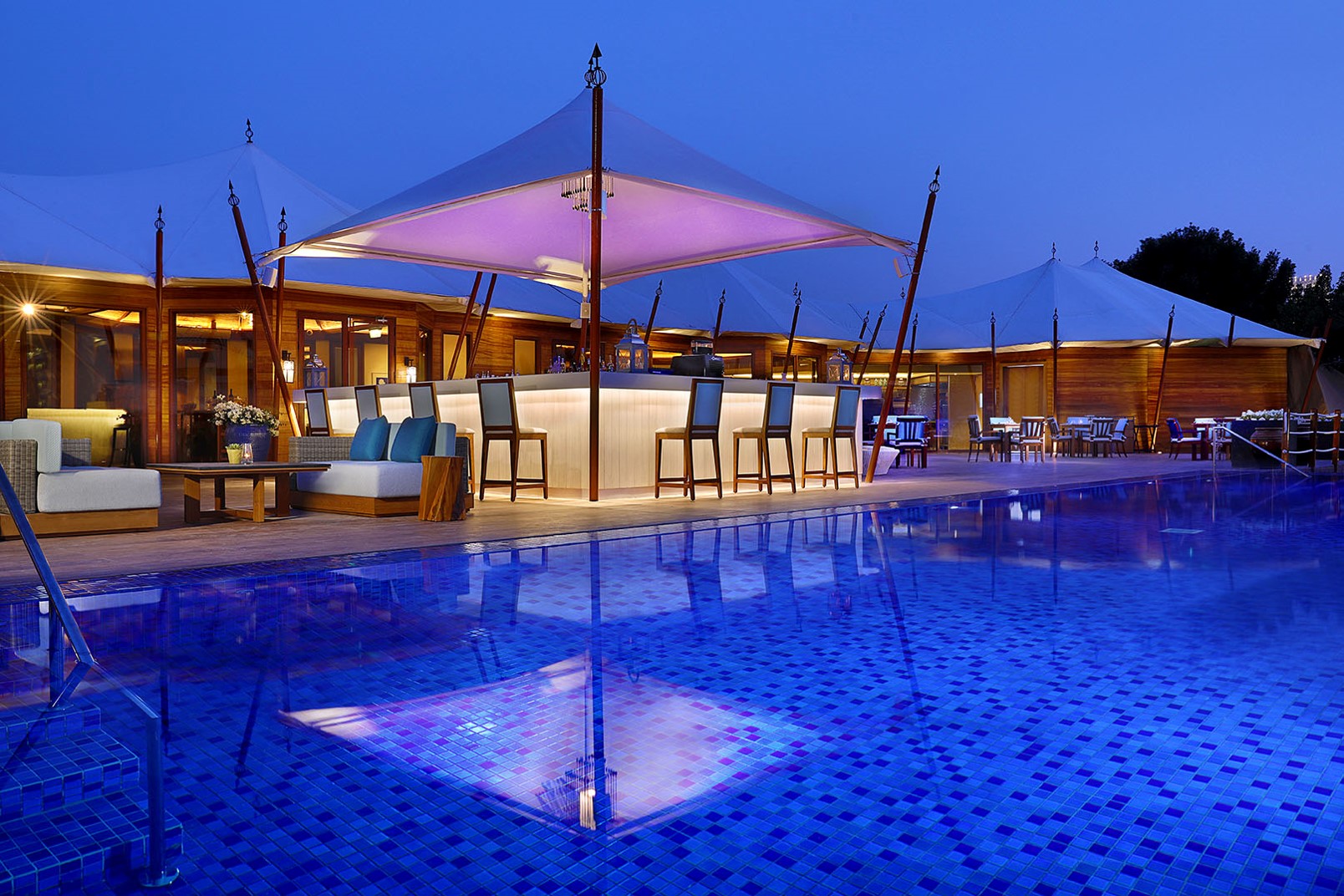 Pool Bar