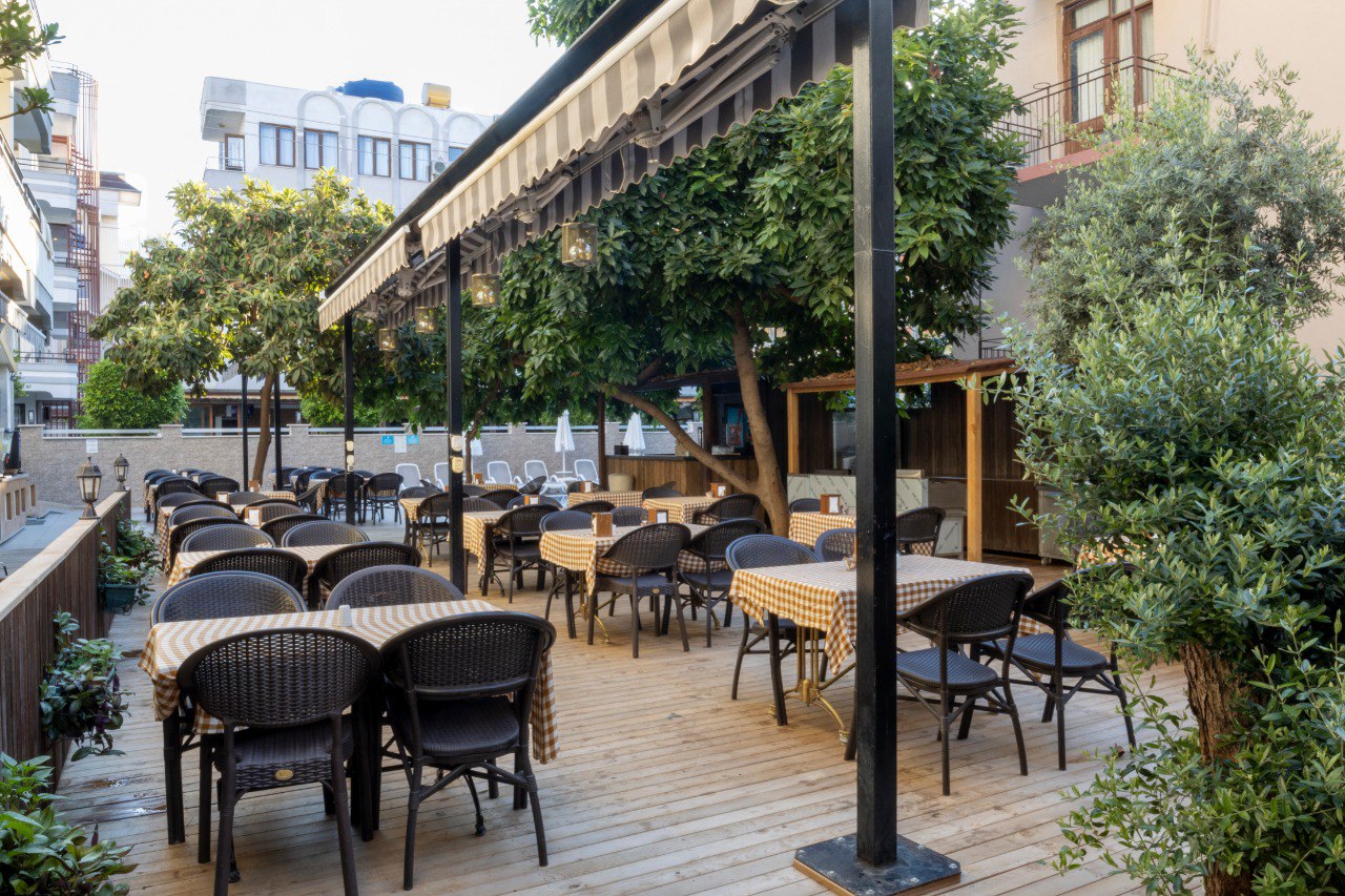 KANDELOR RESTAURANT