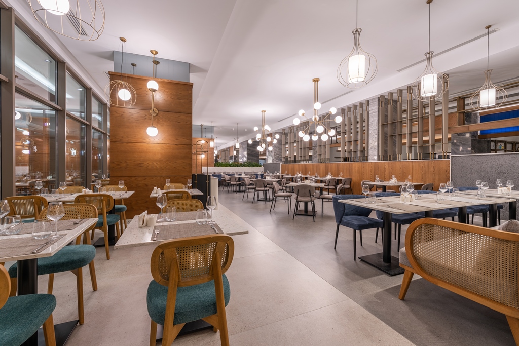MAIN RESTAURANT