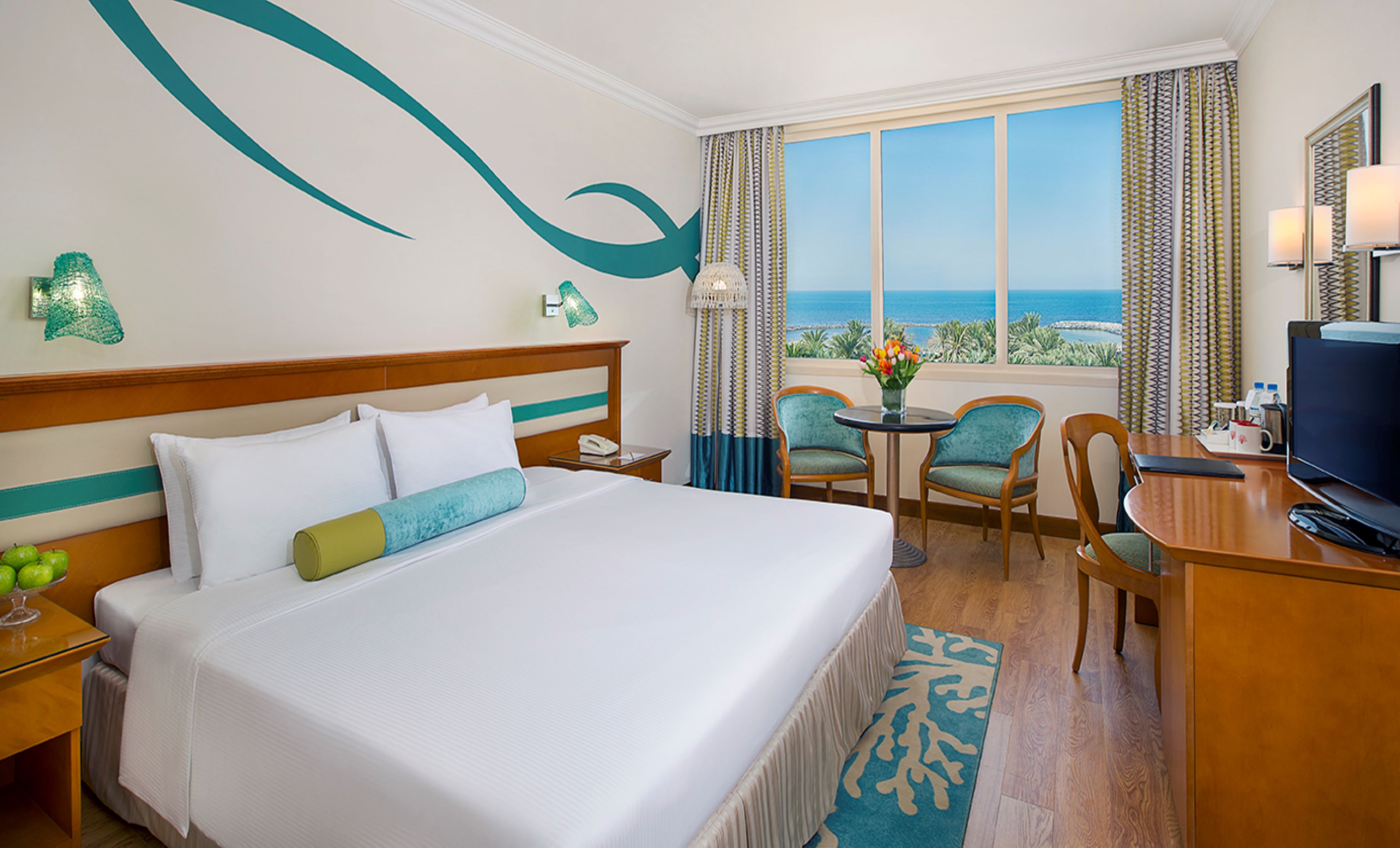 DELUXE SEA VIEW