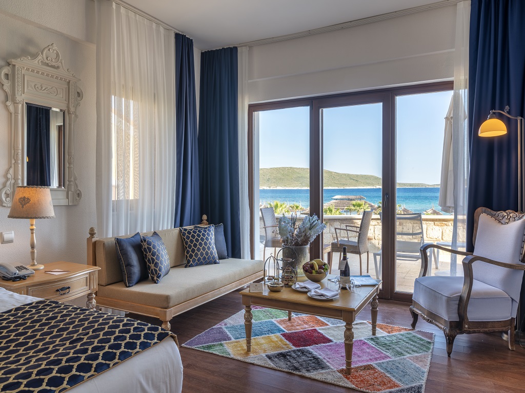 Executive Terrace Room
