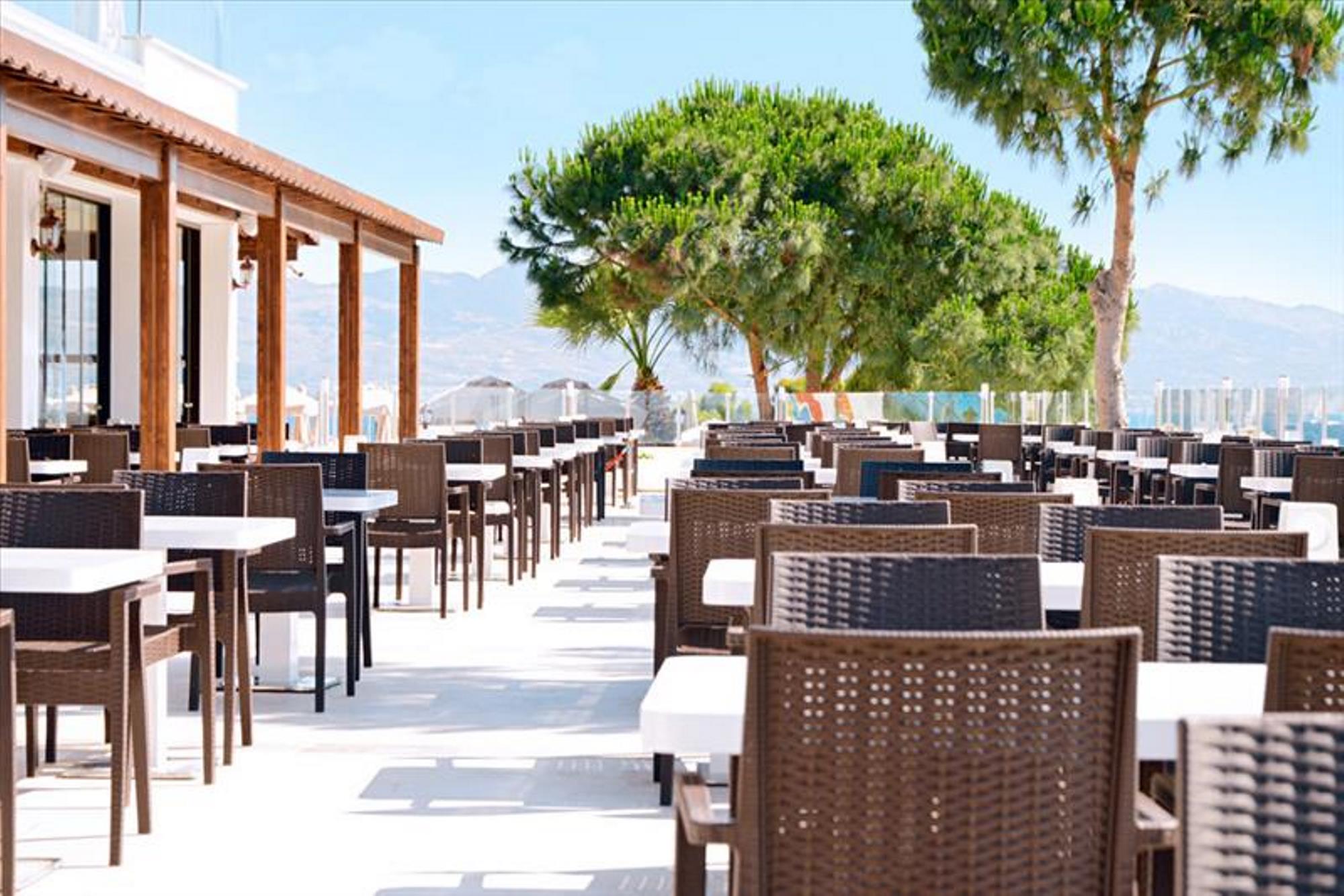 MAIN RESTAURANT
