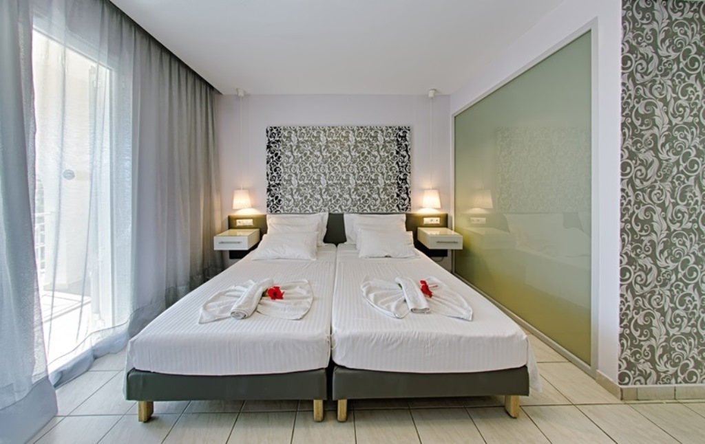 TWIN STANDARD ROOM