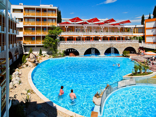 Sunny Beach, Hotel Nesebar Beach, piscina exterioara.jpg
