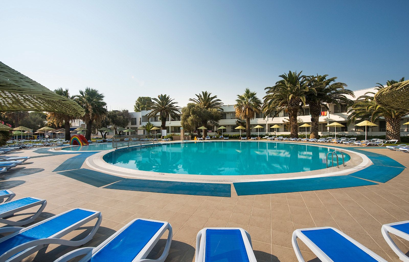 Piscina deschisă