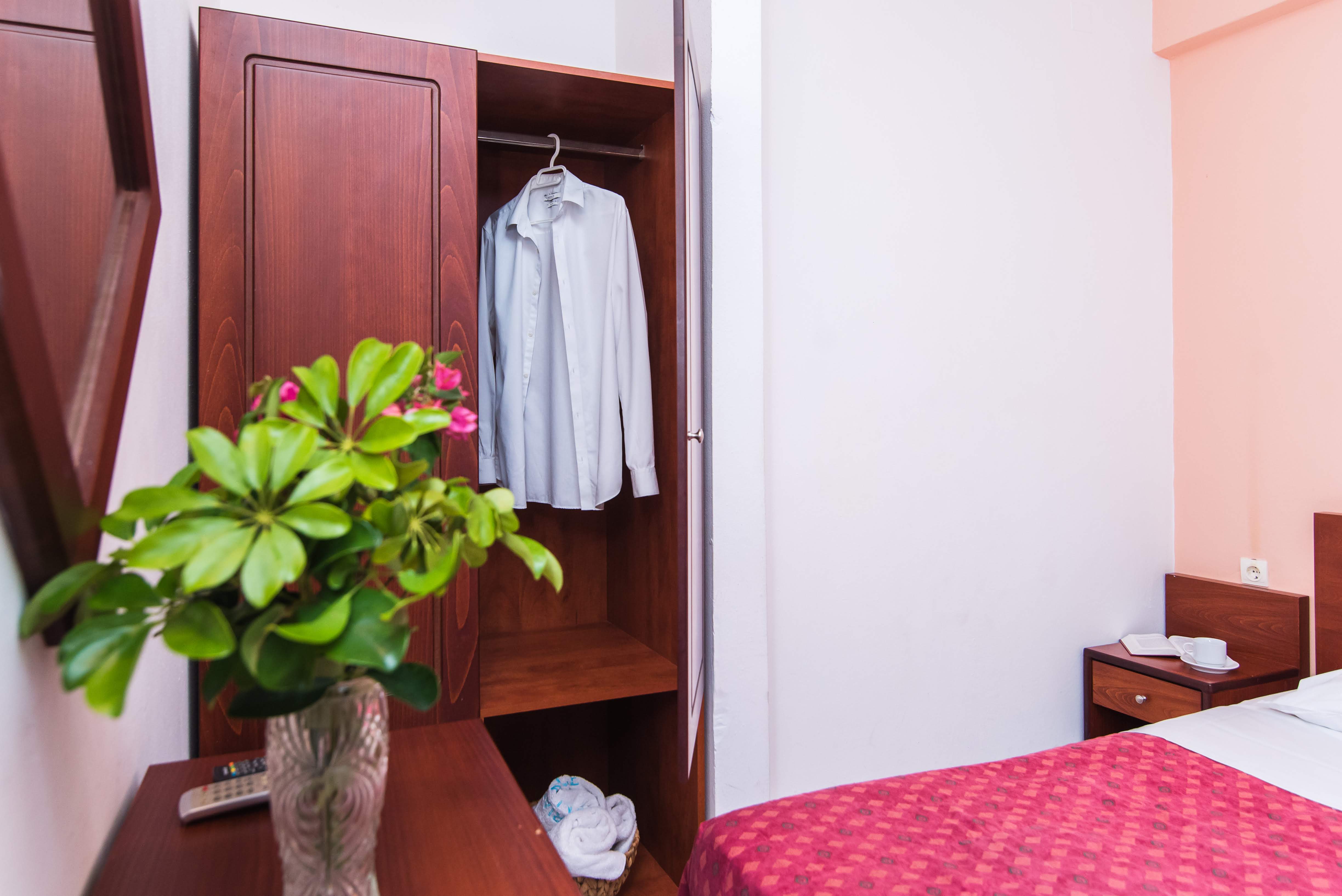 ONE BEDROOM APARTMENT GARDEN VIEW OR SIDE SEA VIEW 4 PAX