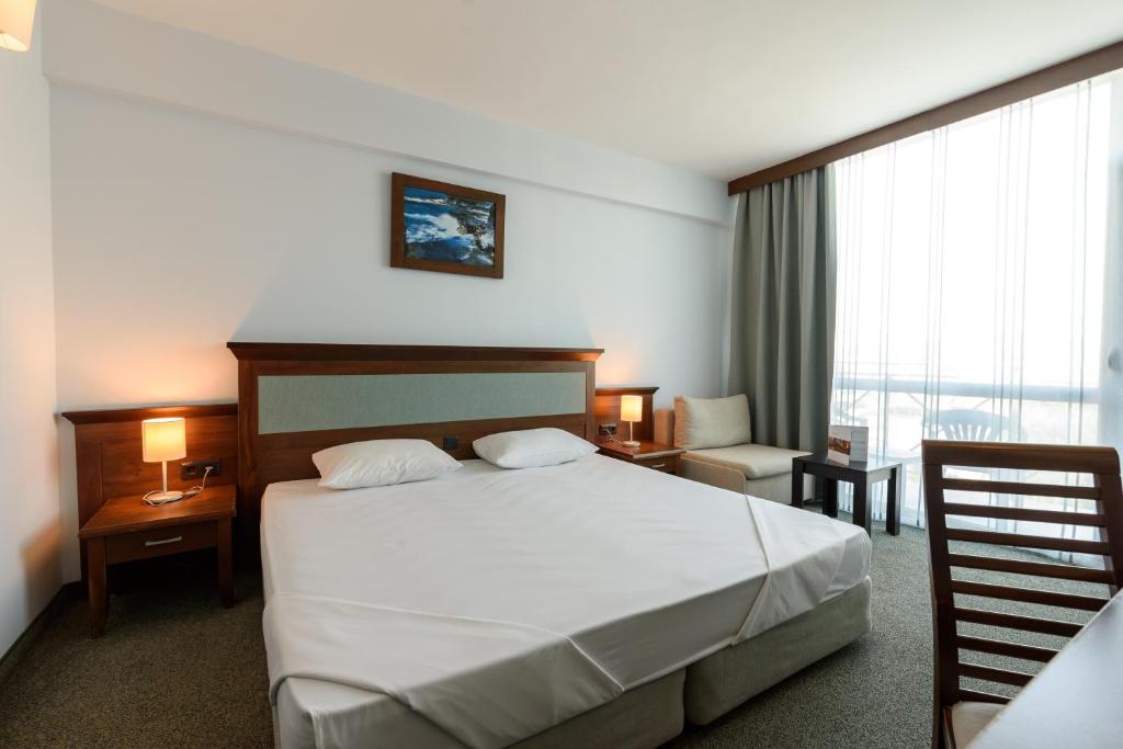 Twin Standard Room (Balcony)