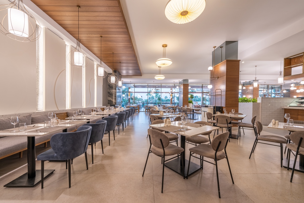 MAIN RESTAURANT