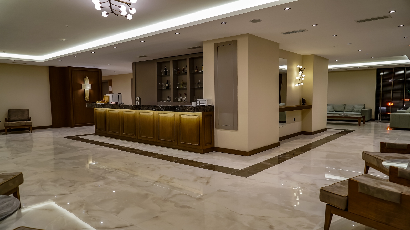LOBBY BAR