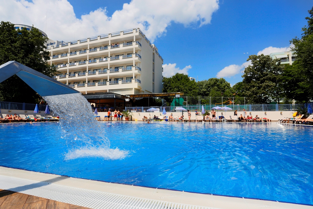 Piscina deschisă