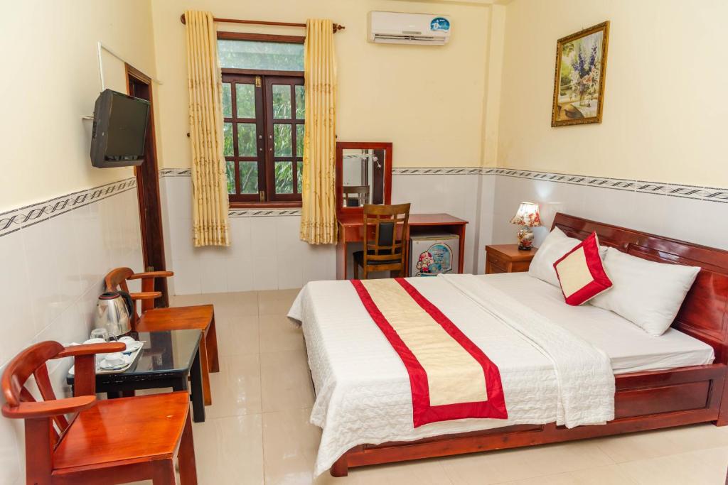 DOUBLE ROOM