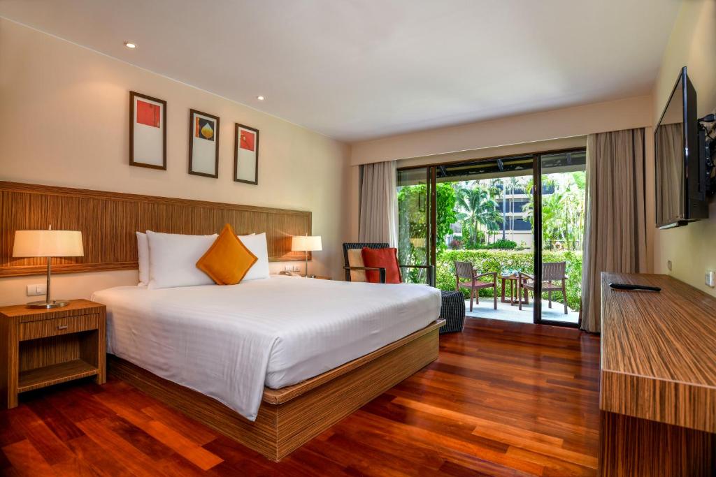 SUITE POOLSIDE TERRACE