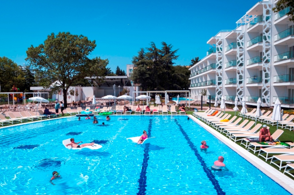 Piscina deschisă