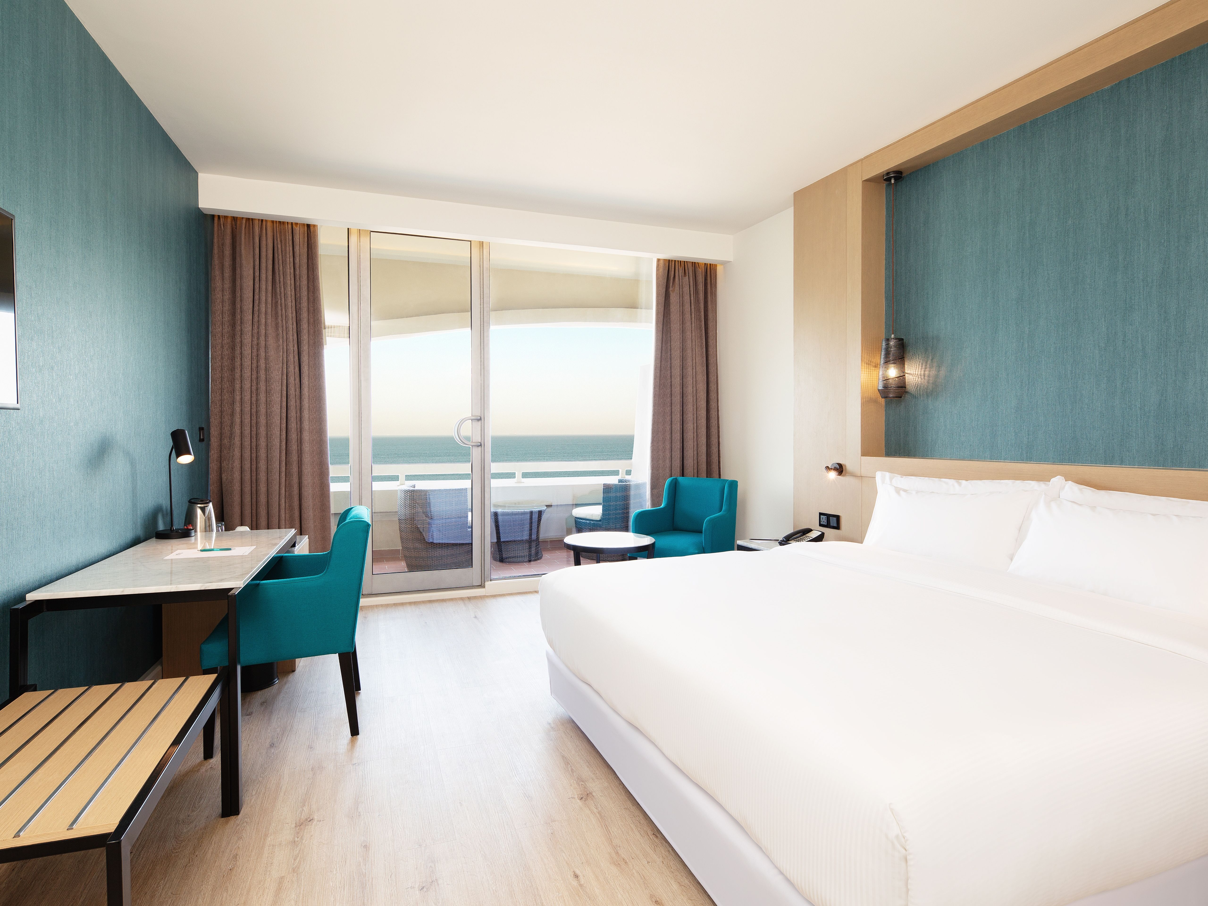 DELUXE SEA VIEW