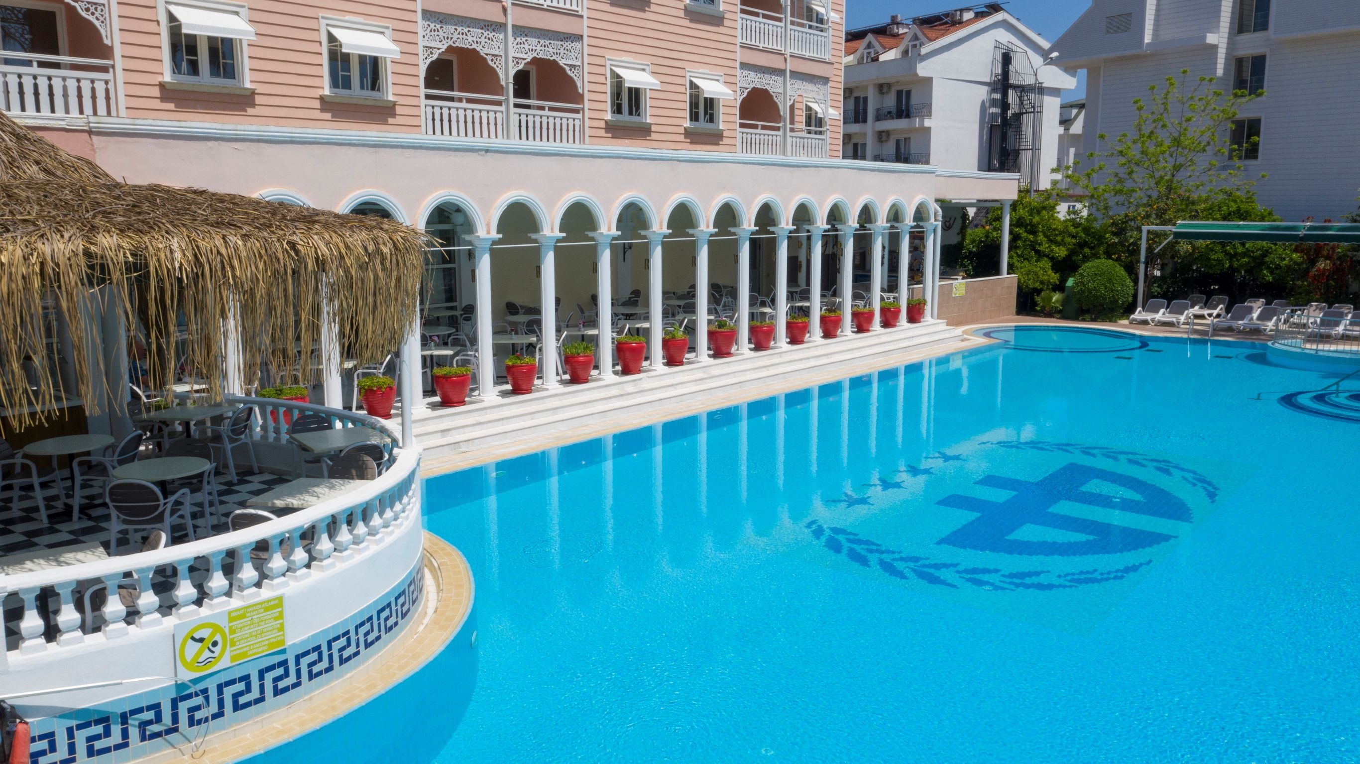 Piscina deschisă