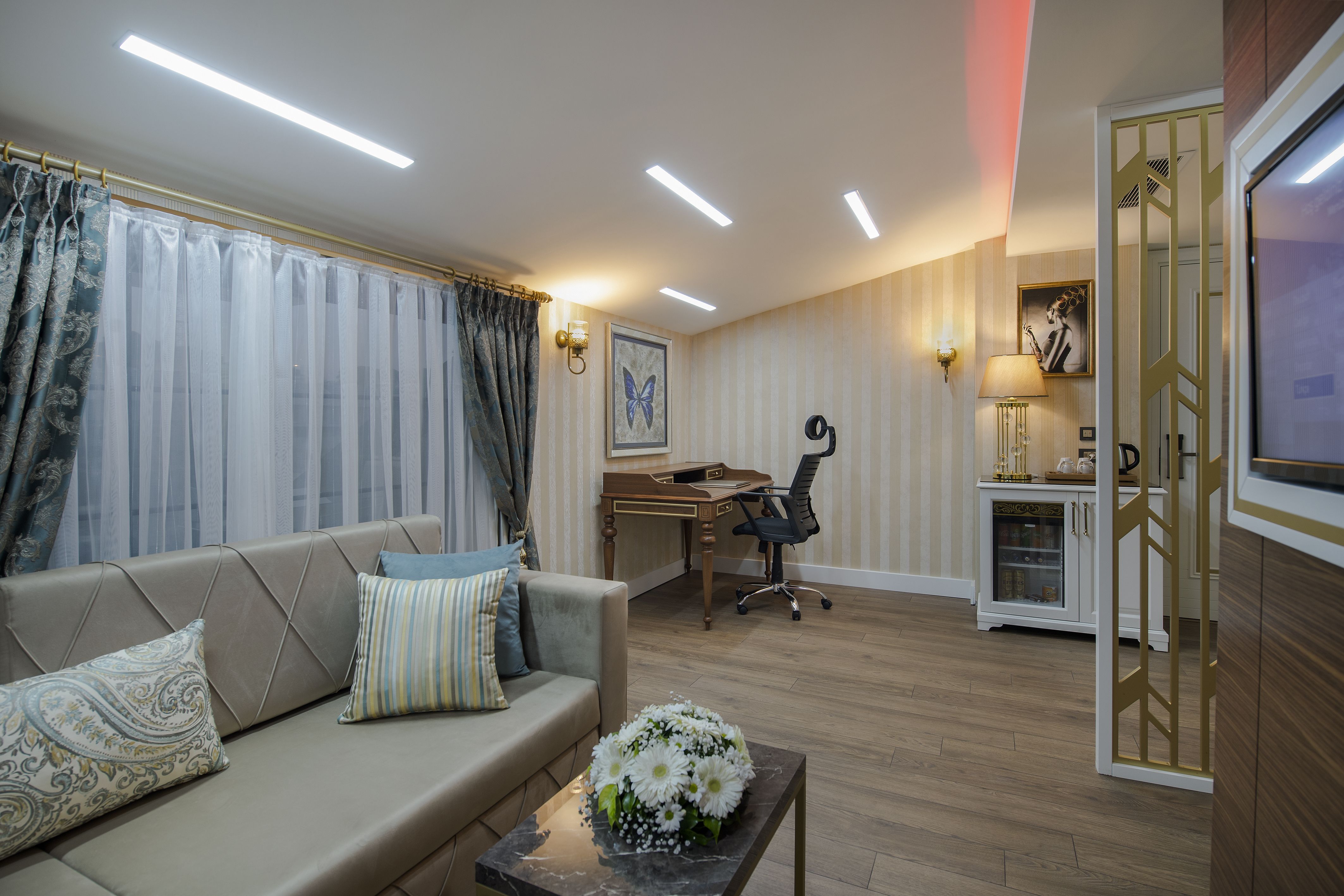 STANDARD SUITE