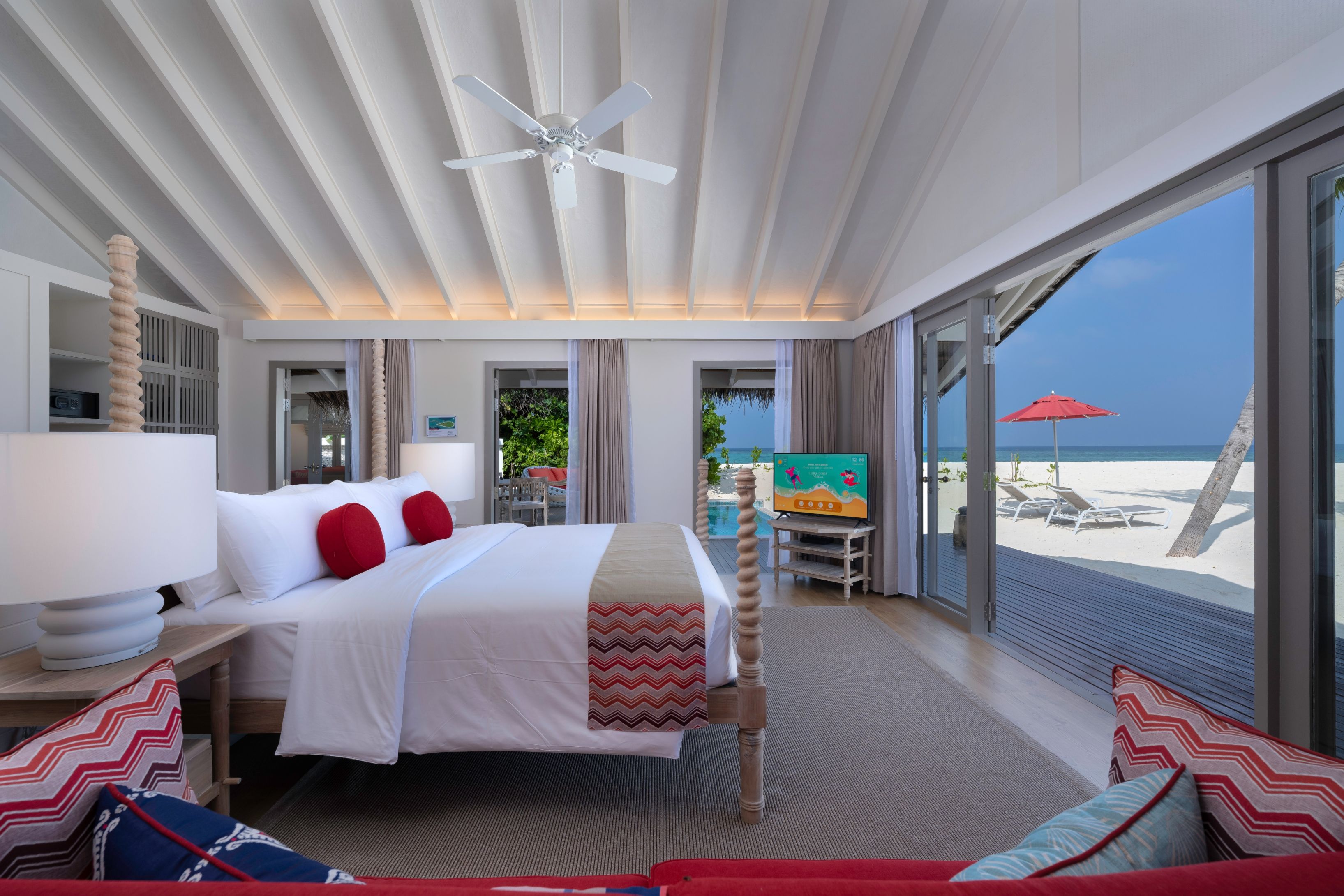 BEACH POOL SUITES