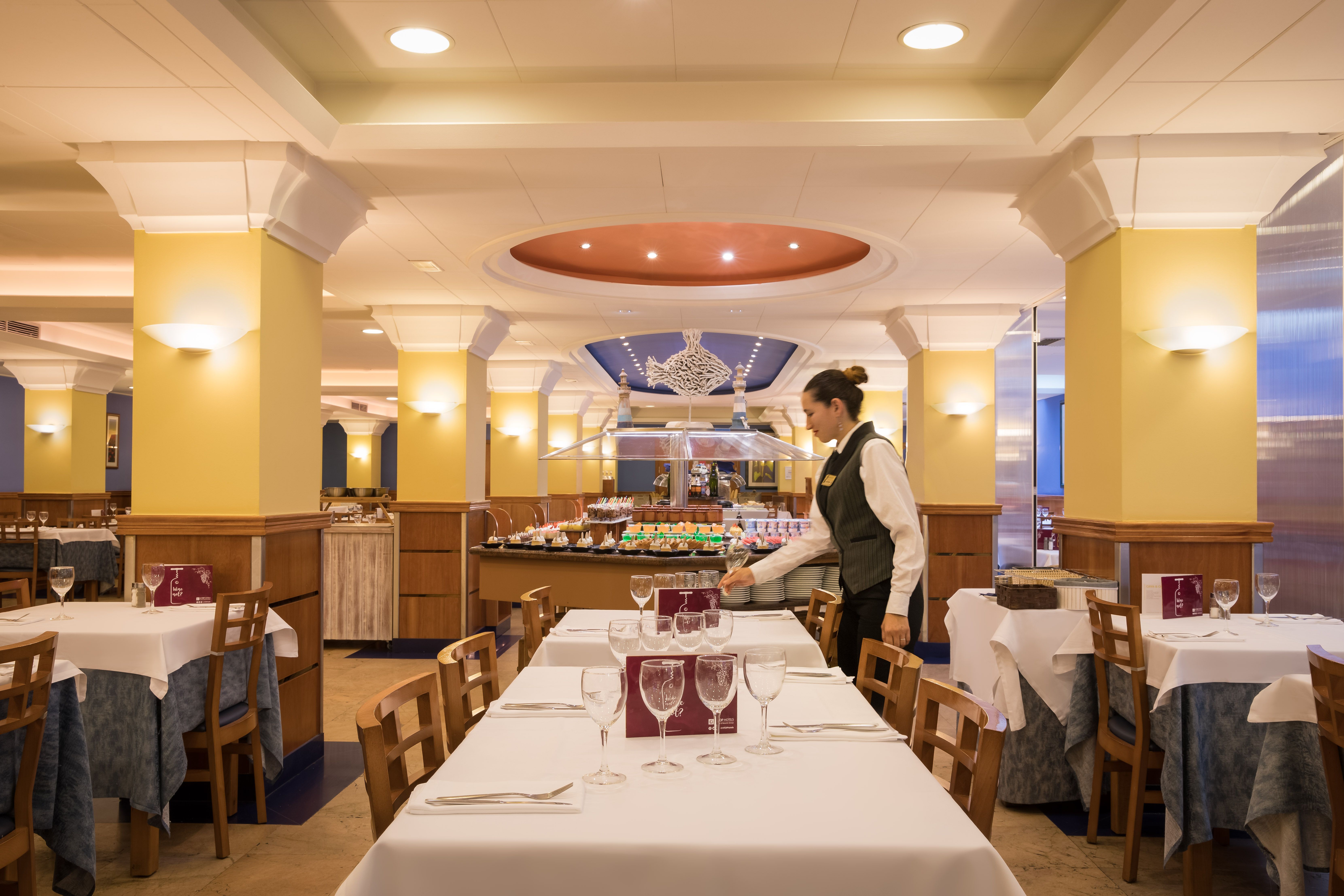 MAIN RESTAURANT