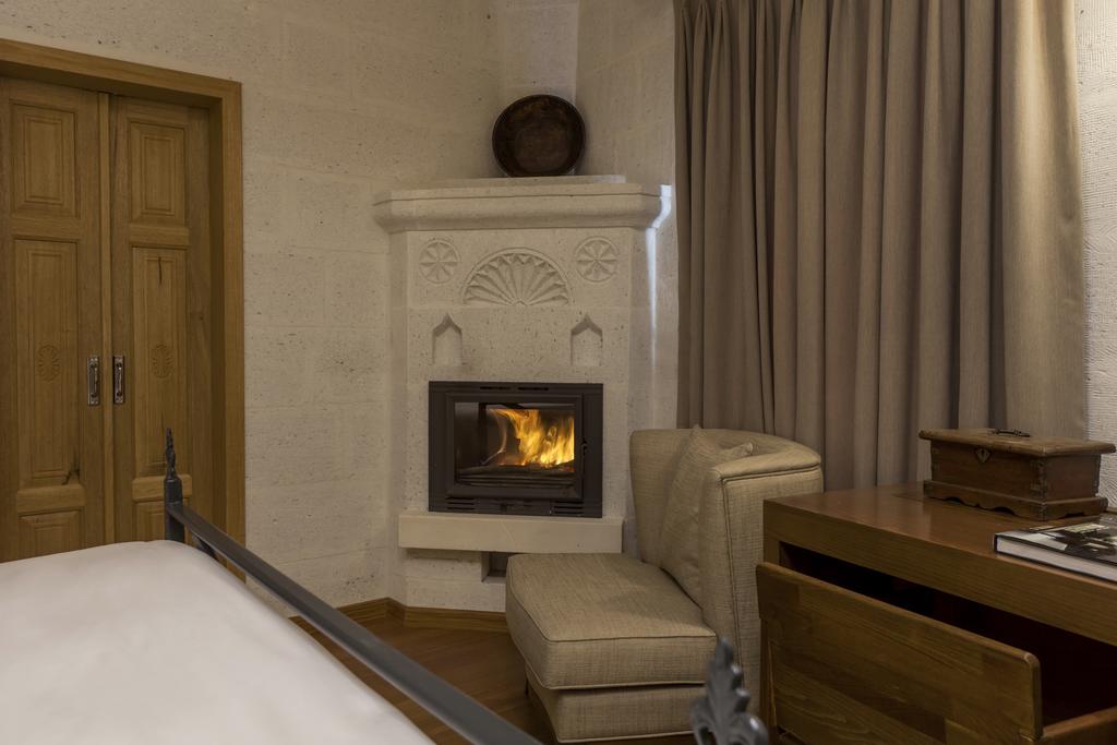 Chapelle King Room
