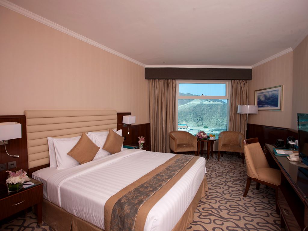 DELUXE MOUNTAIN VIEW