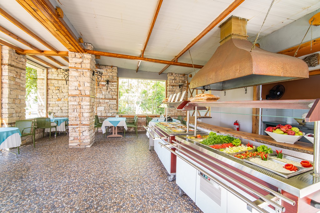 SNACK RESTAURANT