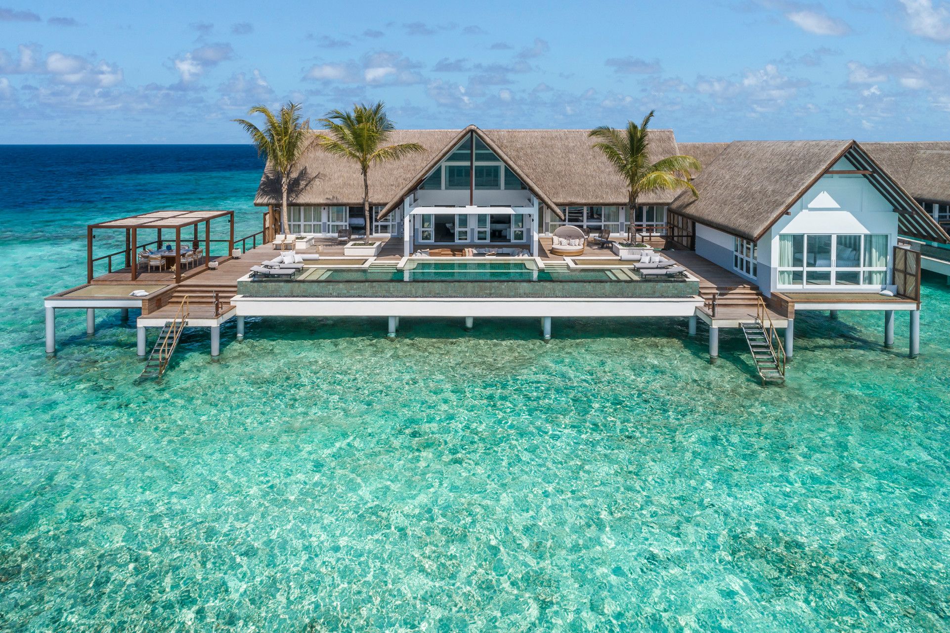 THREE-BEDROOM WATER SUITE