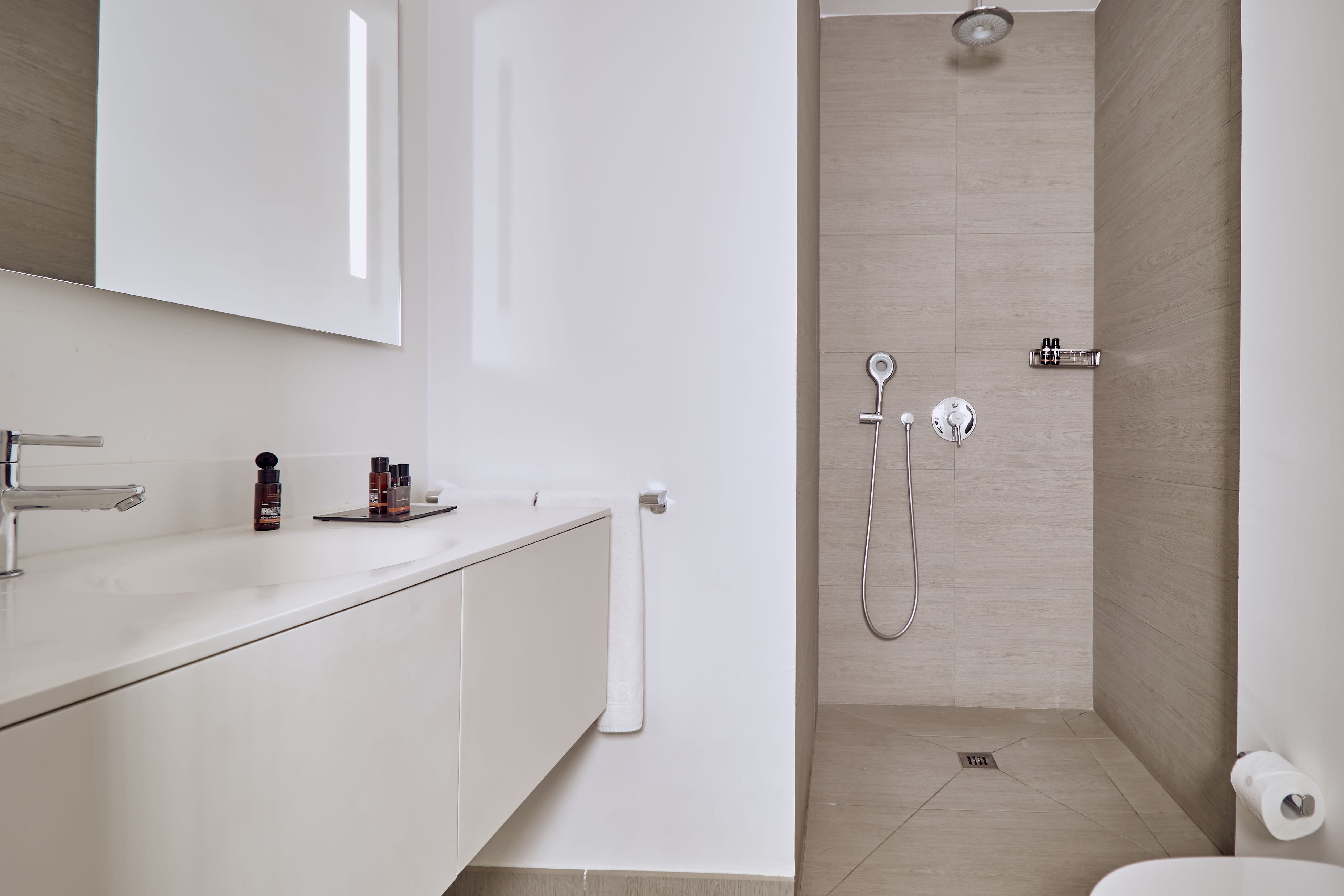 2 BEDROOM SUITE WITH SEA VIEW AND PRIVATE POOL (SERENITY RIO)