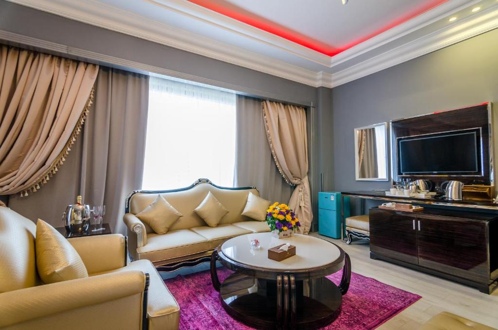 Deluxe Suite