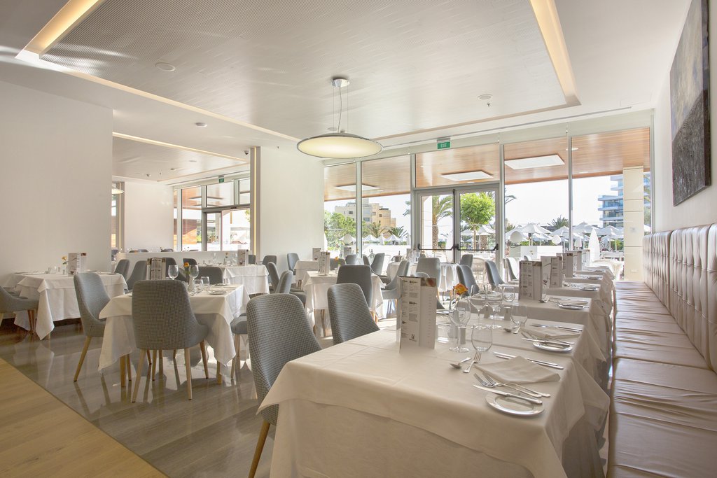 MAIN RESTAURANT