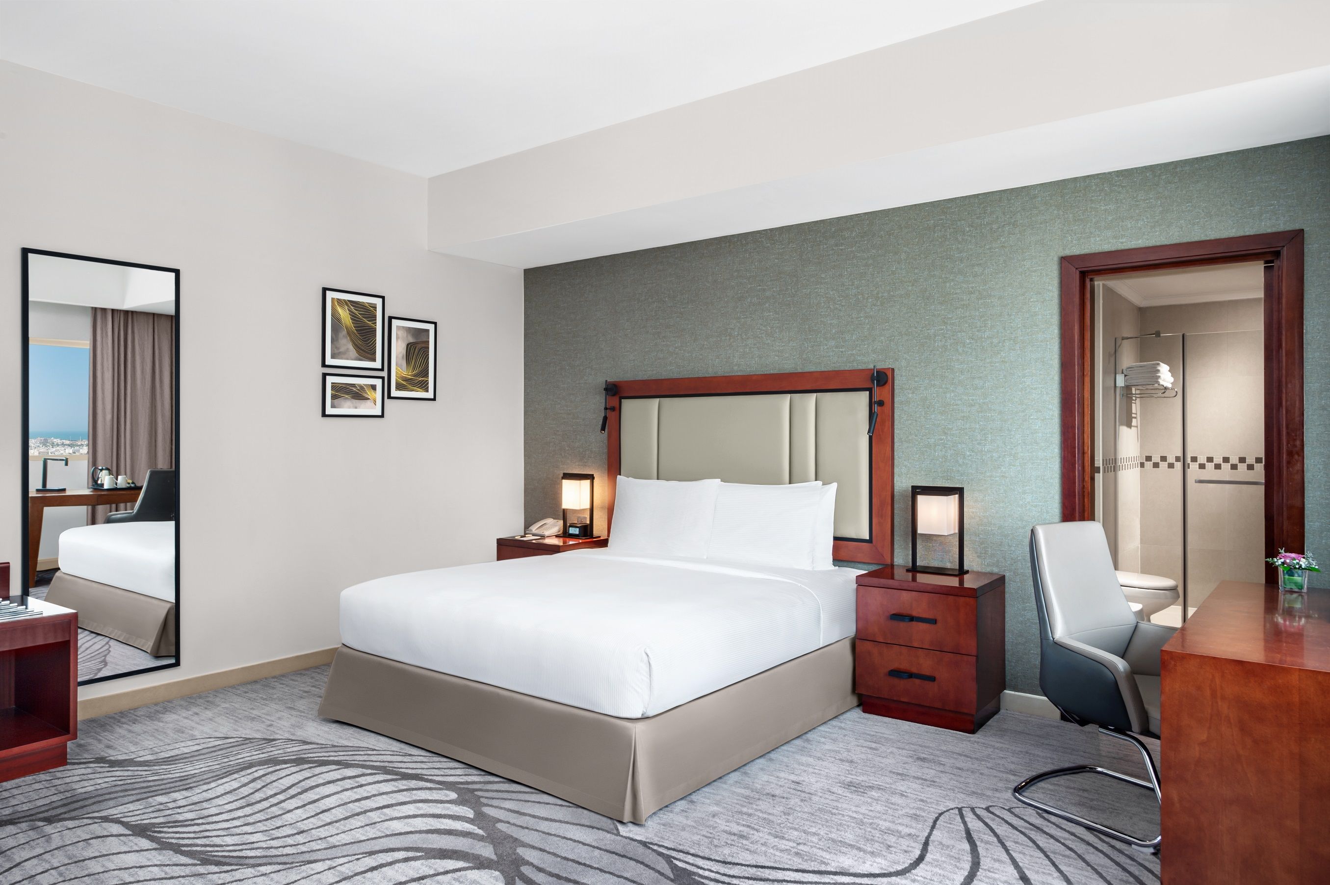 DELUXE ROOM