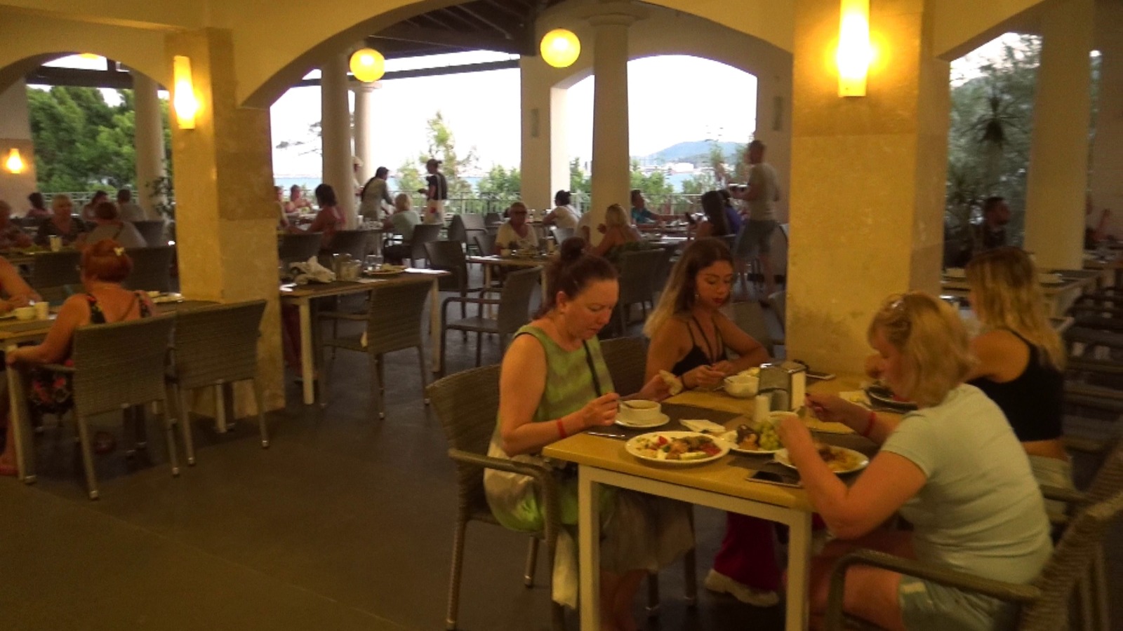 MAİN RESTAURANT