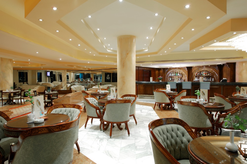 Hurghada, Hotel Golden 5 Paradise, lobby, bar.jpg