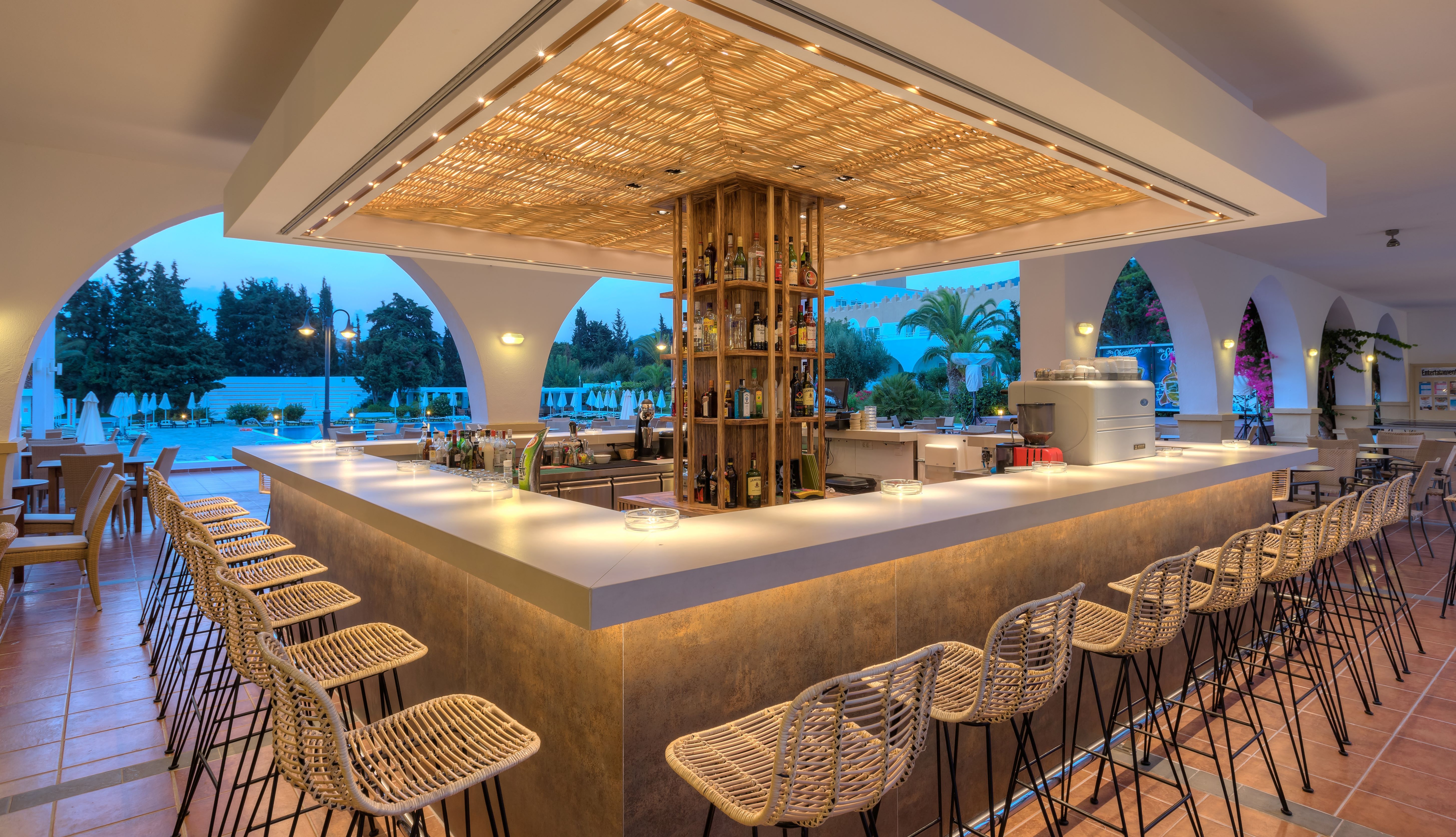 Pool Bar