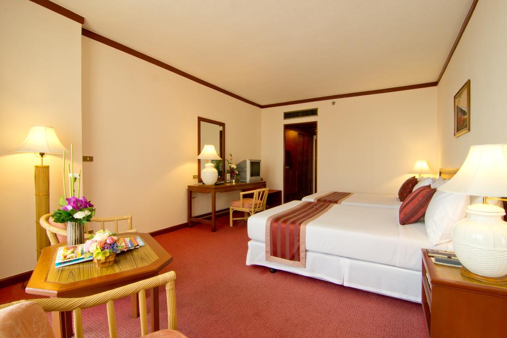 DELUXE ROOM