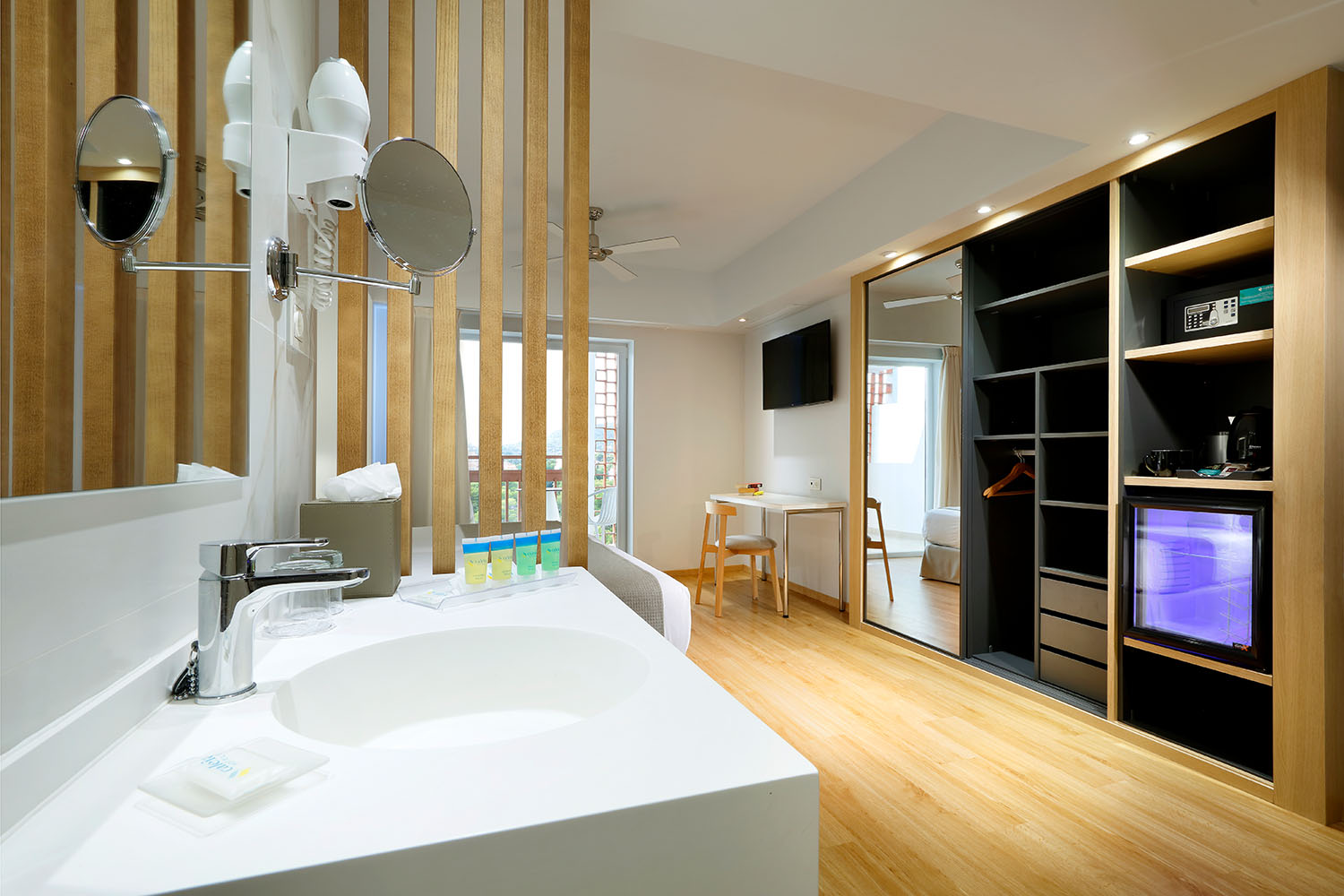 DOUBLE ROOM WITH BALCONY OR TERRACE