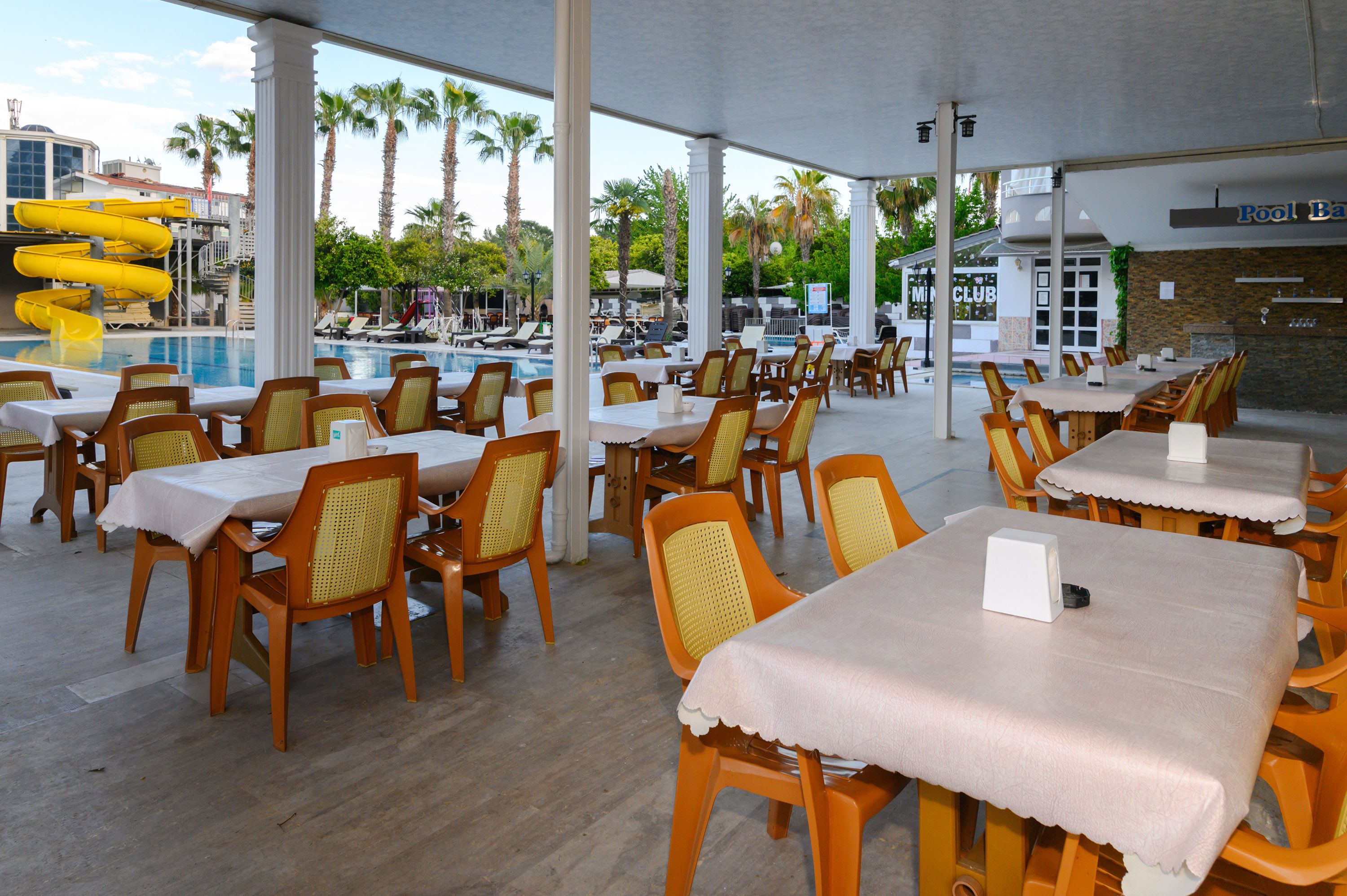 POOL BAR