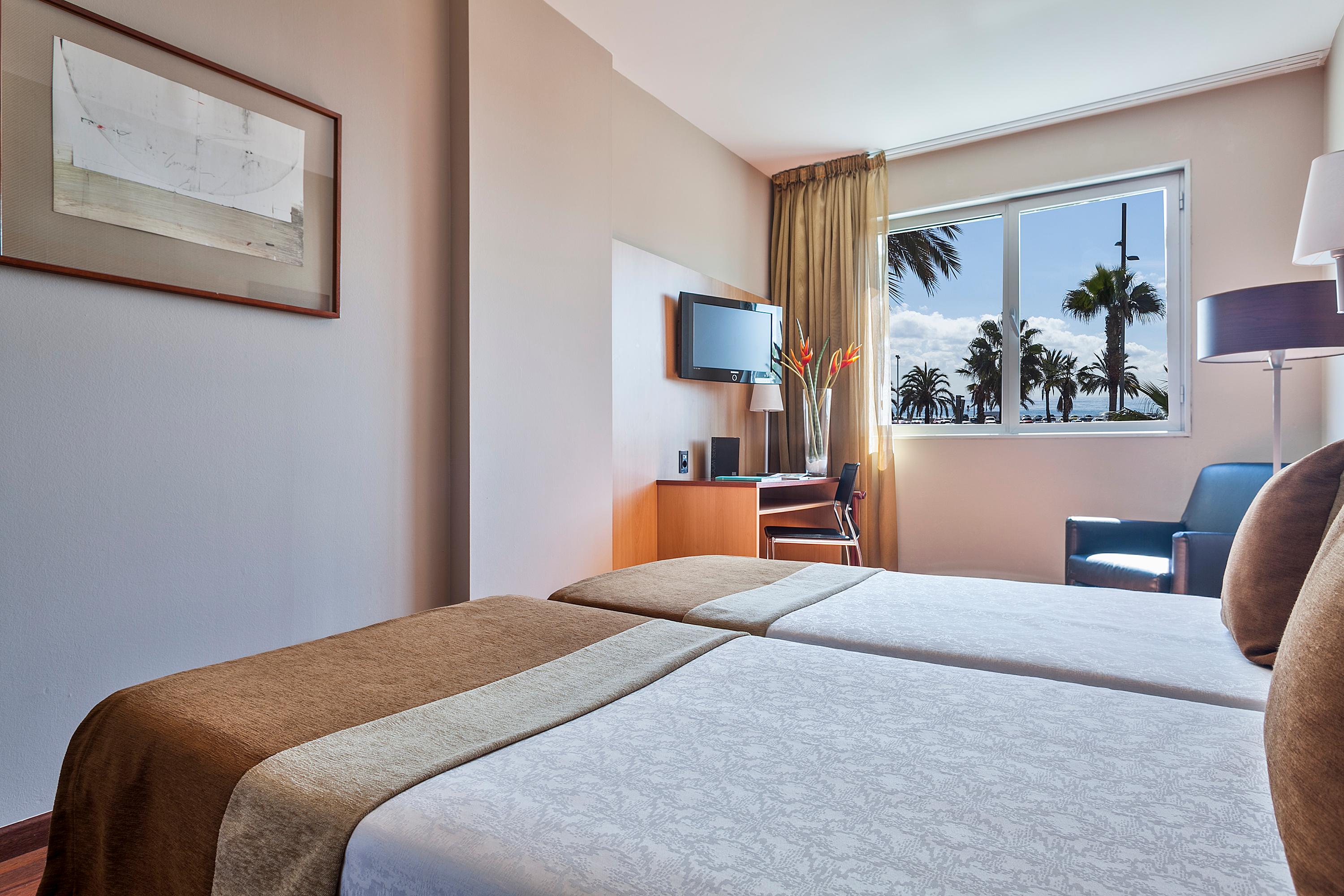 DELUXE SEA VIEW