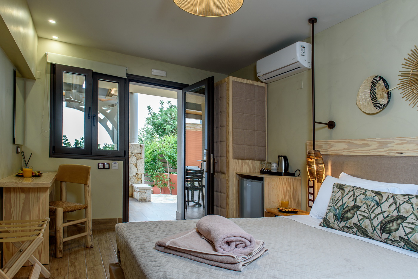 Deluxe Room Inland View