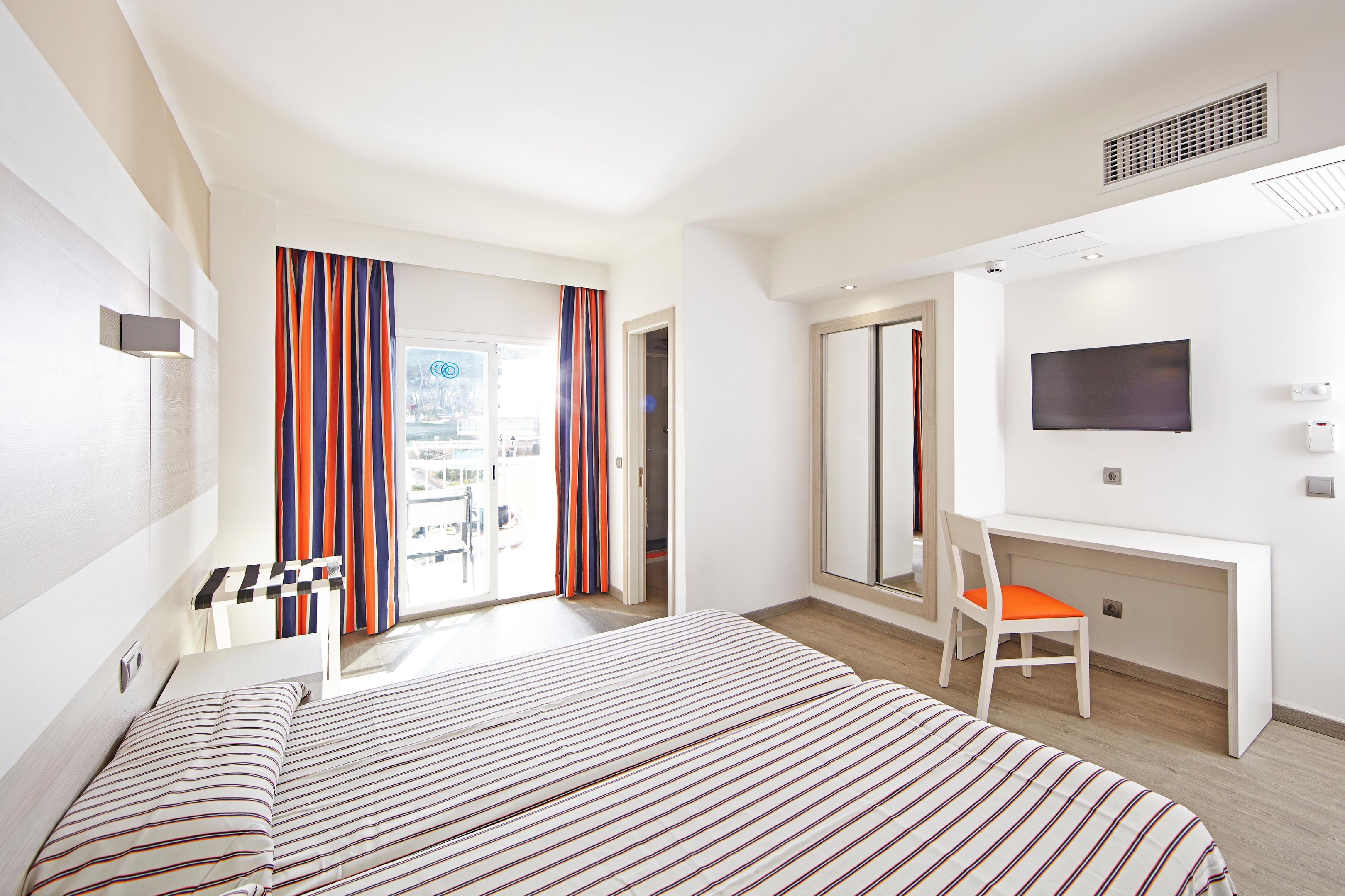DB - DOUBLE ROOM