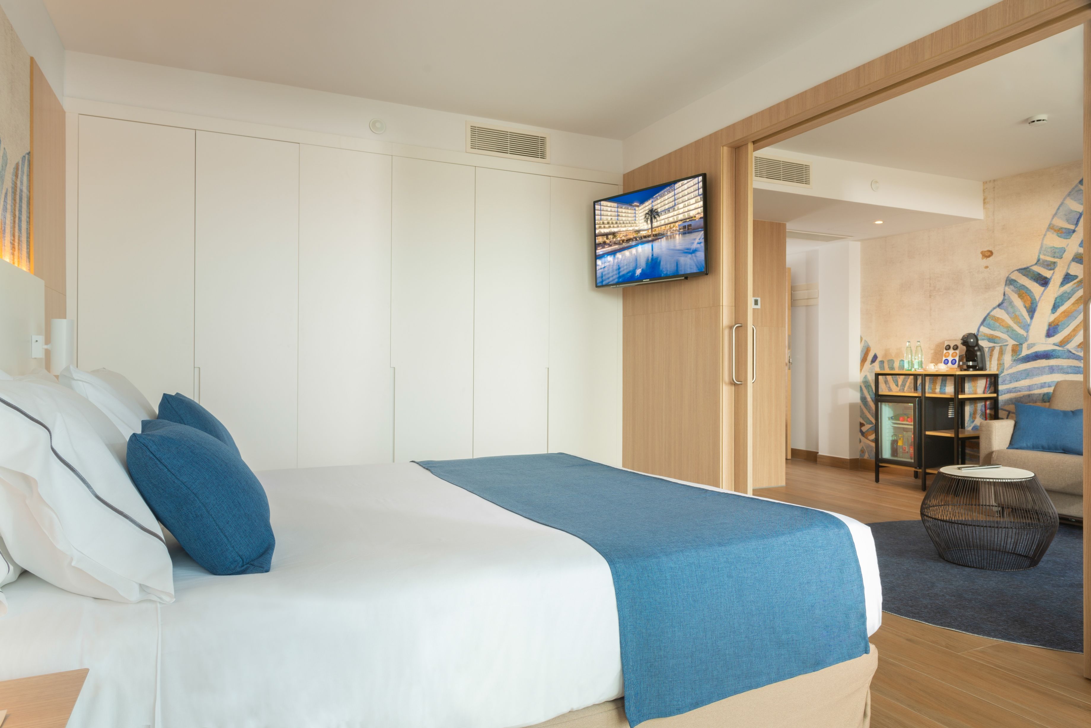 SUITE FAMILY ROOM