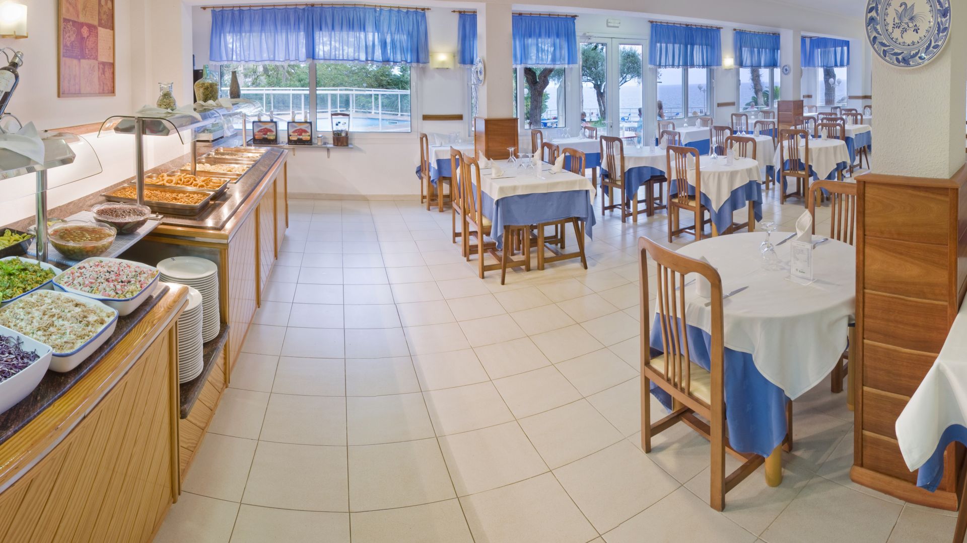 MAIN RESTAURANT