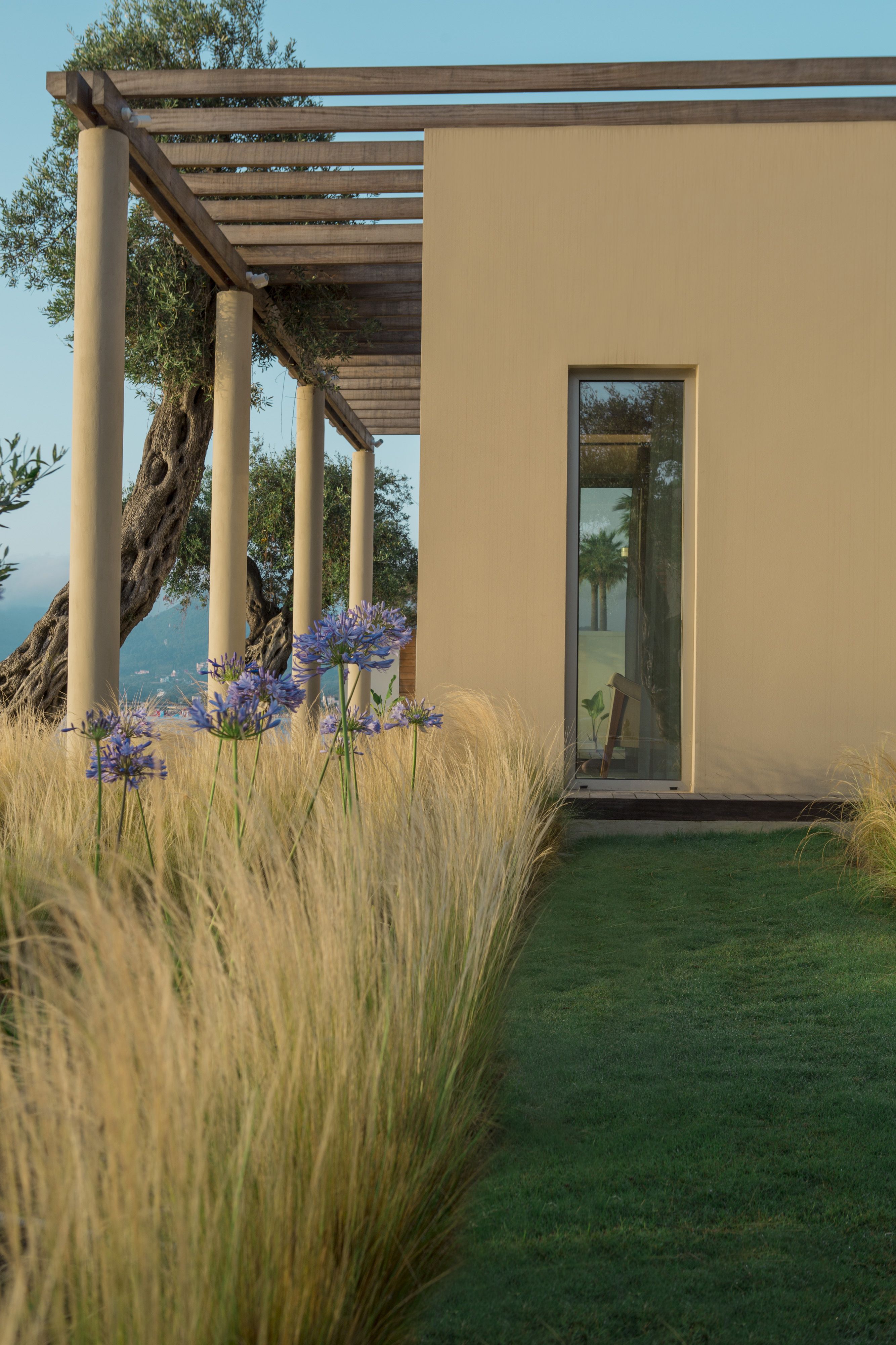 HRH Ivory Villa SV