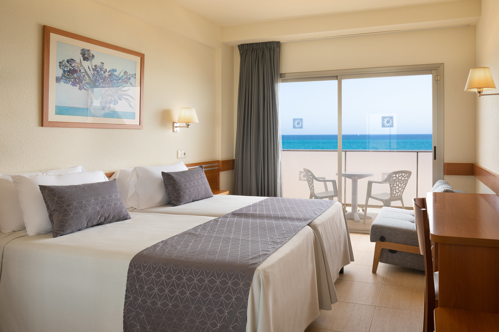 SEA VIEW ROOM