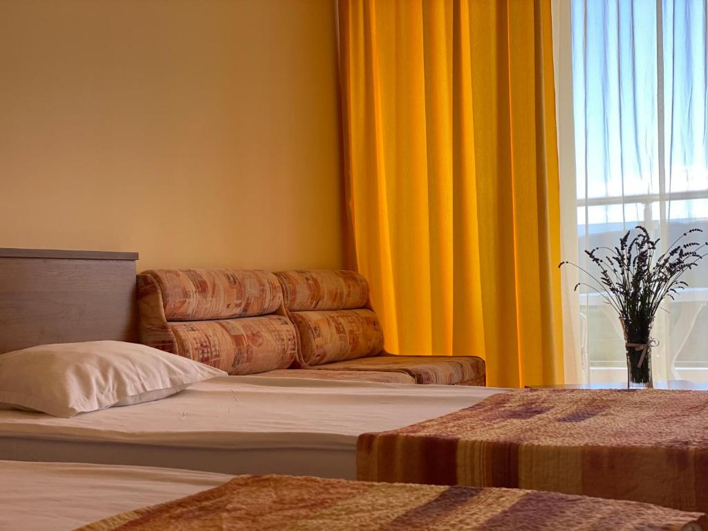 Twin Standard Room (Balcony or Terrace)