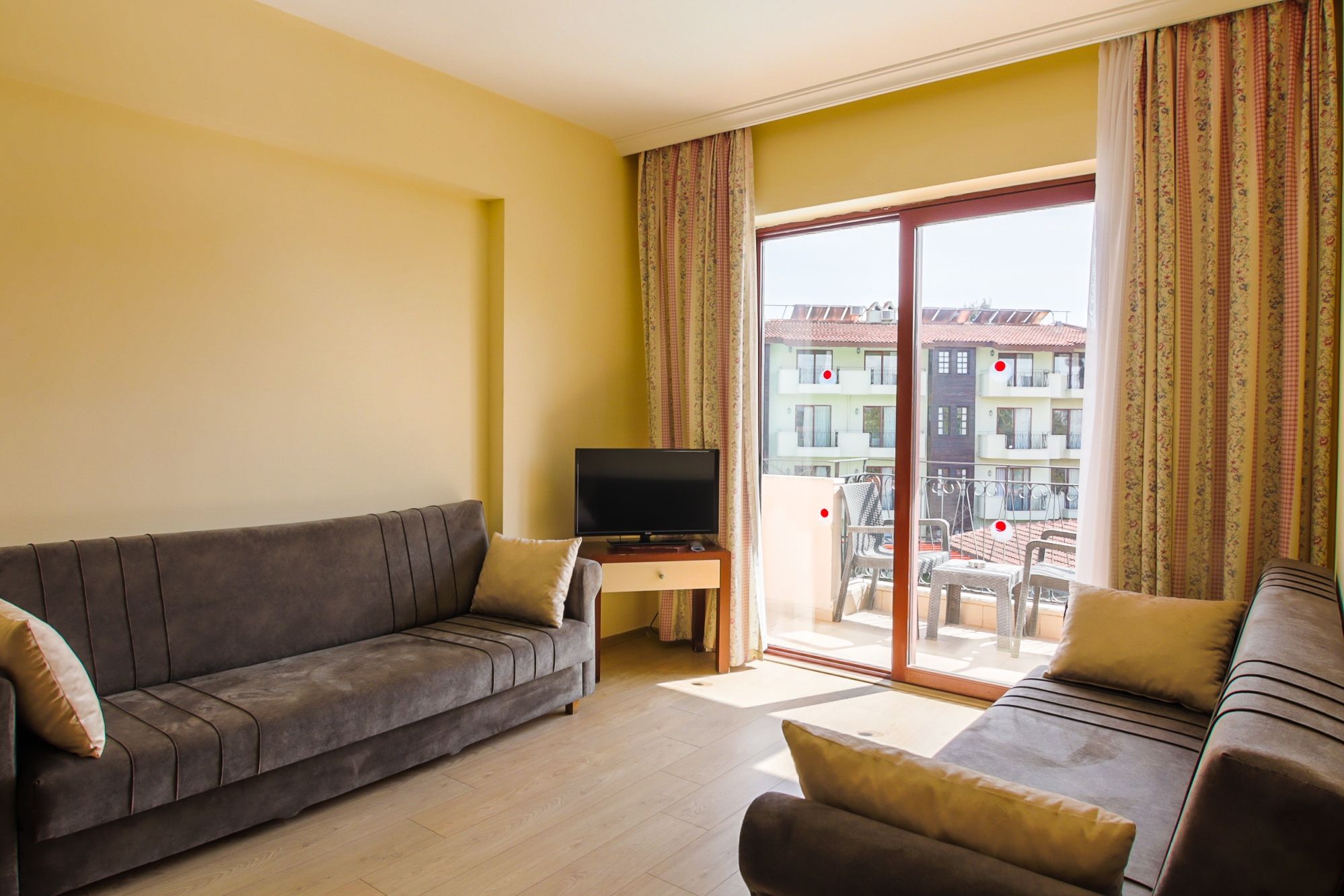 ONE BEDROOM APARTMENT