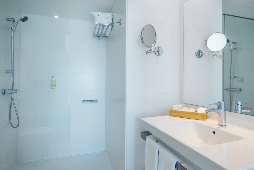 DOUBLE PREMIUM LATERAL SEA VIEW BALCONY 
